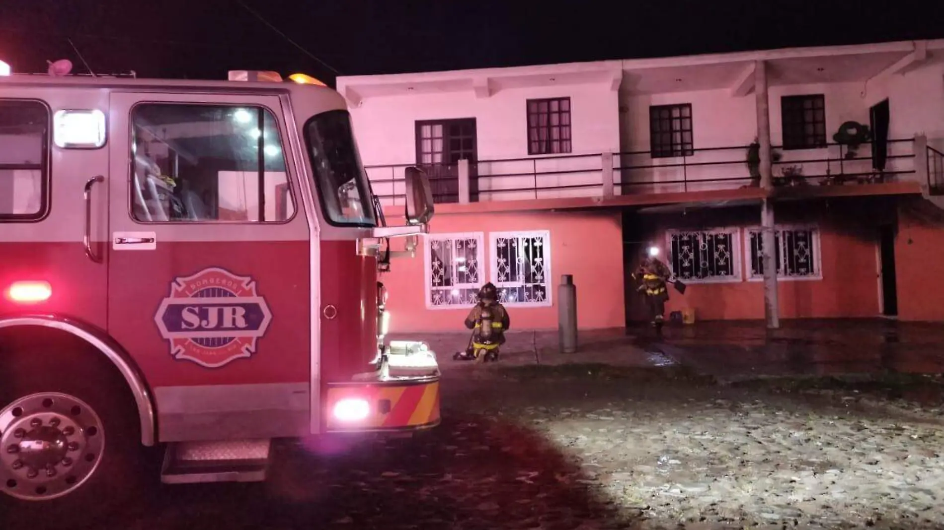 SJR POLI  LOS BOMBEROS TRABAJARON